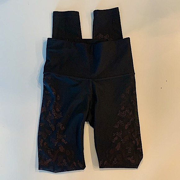 Lululemon Mapped out High Rise tight 28โ-black with orange/res camo-size 4 - Picture 8 of 16